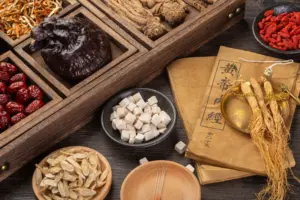 Arzneitherapie / Chinesische Heilkräutertherapie